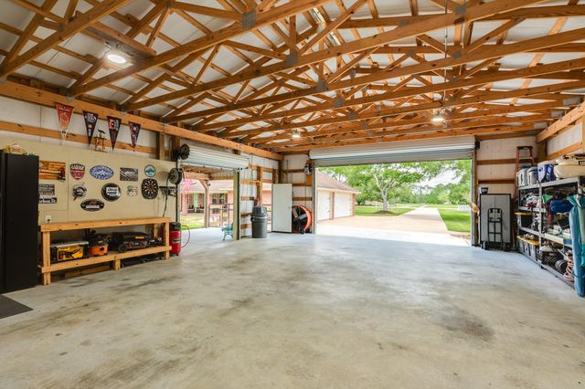 5620 County Road 166, Alvin, TX 77511