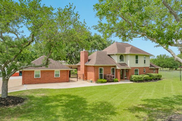 5620 County Road 166, Alvin, TX 77511