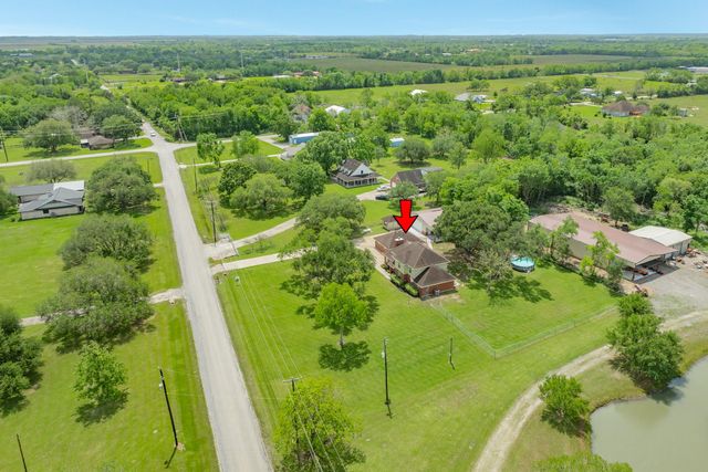 5620 County Road 166, Alvin, TX 77511