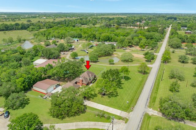 5620 County Road 166, Alvin, TX 77511