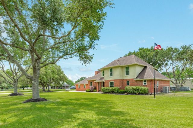 5620 County Road 166, Alvin, TX 77511