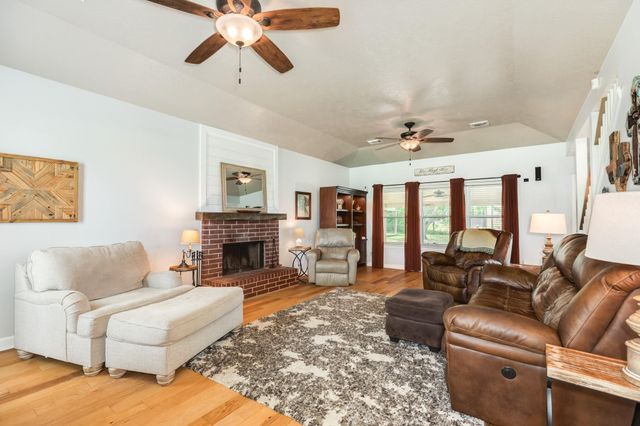 5620 County Road 166, Alvin, TX 77511