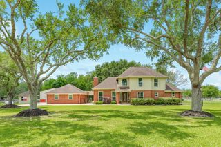 5620 County Road 166, Alvin, TX 77511