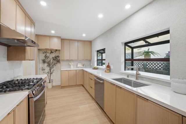 5220 Shady Avenue, San Jose, CA 95129