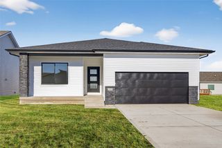 1035 NW Yorktown Drive, Waukee, IA 50263