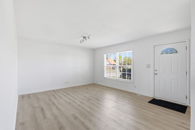 800 R S Bradley Blvd, Clarksville, TN 37042