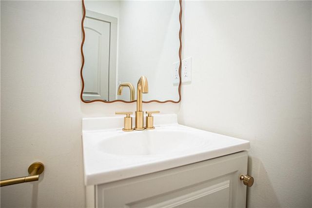 1701 S Arlington Avenue, Independence, MO 64052