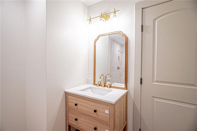 1701 S Arlington Avenue, Independence, MO 64052