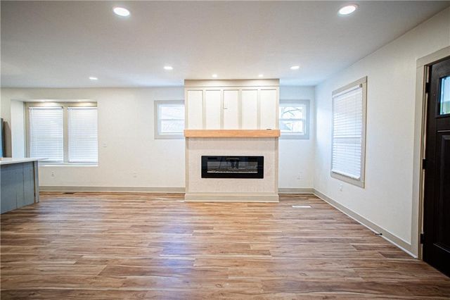 1701 S Arlington Avenue, Independence, MO 64052