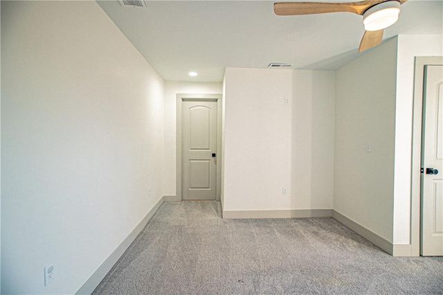 1701 S Arlington Avenue, Independence, MO 64052