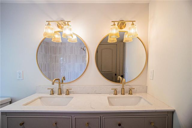 1701 S Arlington Avenue, Independence, MO 64052