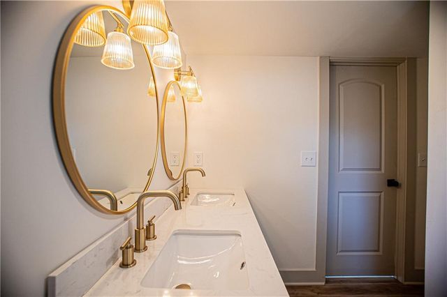 1701 S Arlington Avenue, Independence, MO 64052