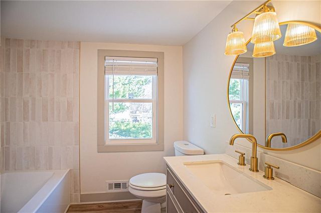 1701 S Arlington Avenue, Independence, MO 64052