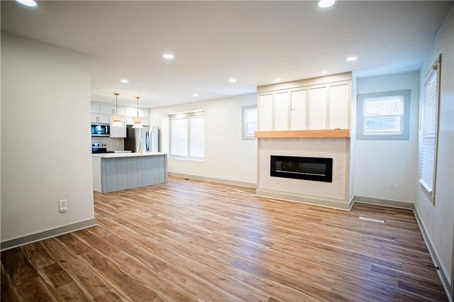 1701 S Arlington Avenue, Independence, MO 64052