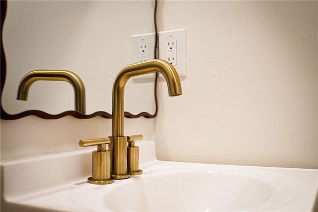 1701 S Arlington Avenue, Independence, MO 64052