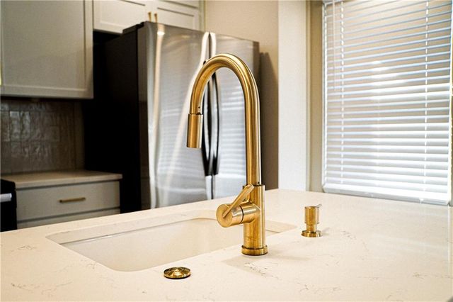 1701 S Arlington Avenue, Independence, MO 64052