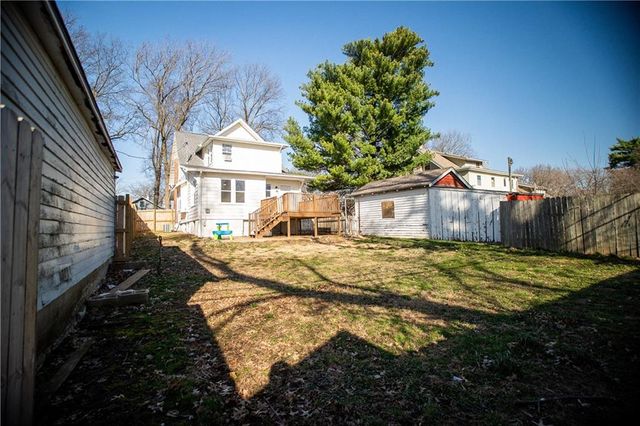 1701 S Arlington Avenue, Independence, MO 64052