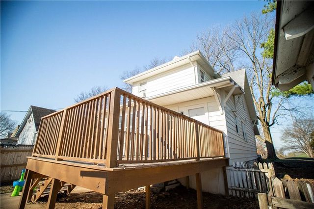 1701 S Arlington Avenue, Independence, MO 64052