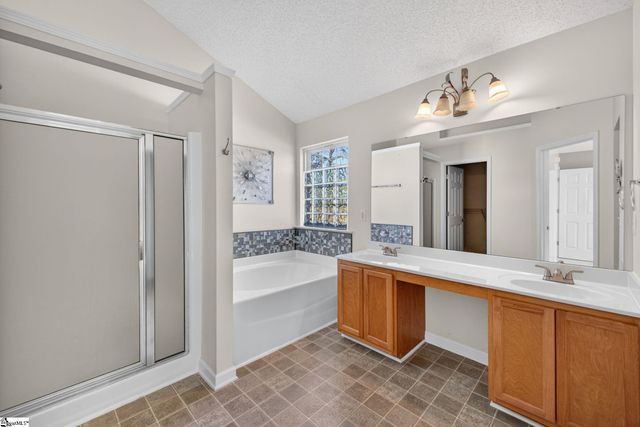 205 Summitbluff Drive, Greenville, SC 29617