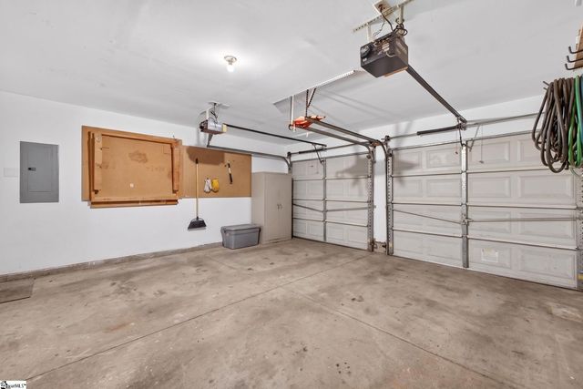 205 Summitbluff Drive, Greenville, SC 29617