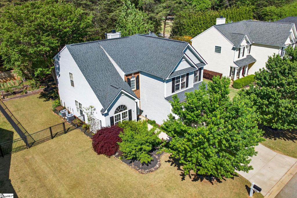 205 Summitbluff Drive, Greenville, SC 29617