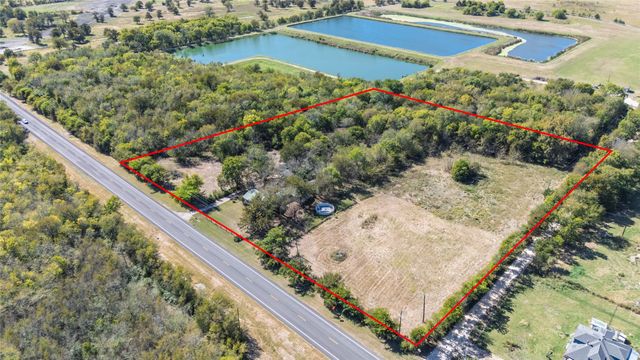 962 Hwy 50, Ladonia, TX 75449