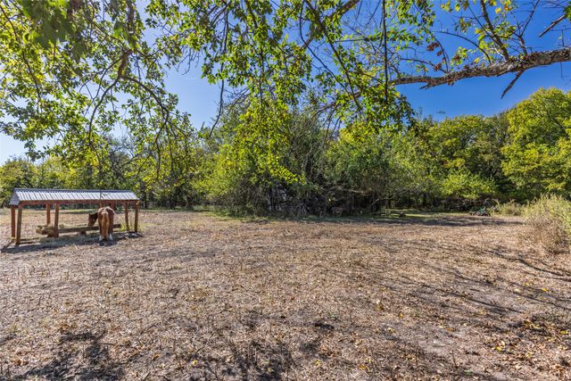 962 Hwy 50, Ladonia, TX 75449