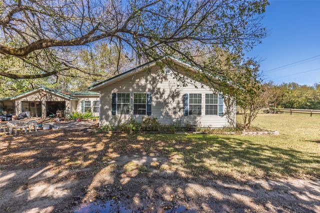 962 Hwy 50, Ladonia, TX 75449