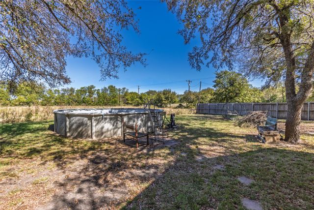 962 Hwy 50, Ladonia, TX 75449