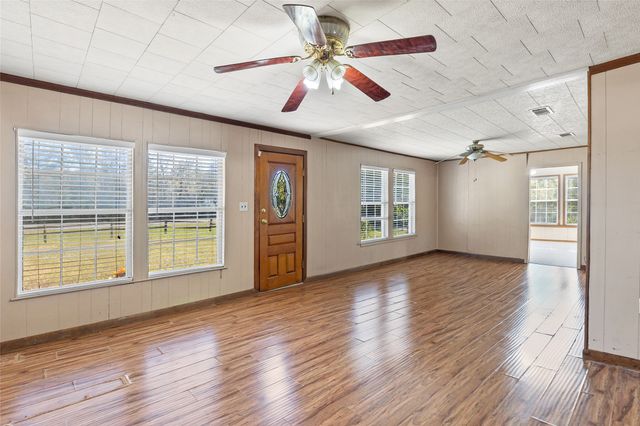 962 Hwy 50, Ladonia, TX 75449