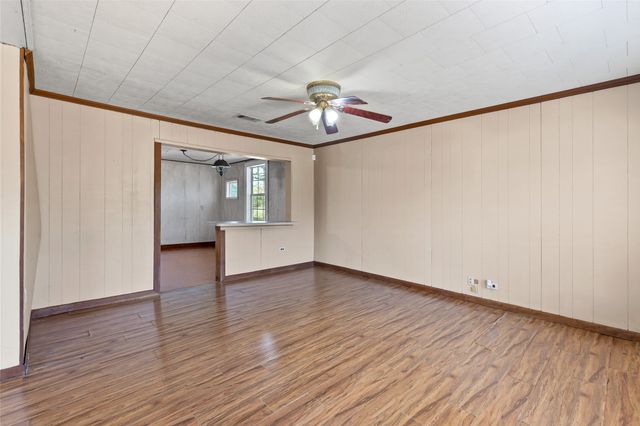 962 Hwy 50, Ladonia, TX 75449