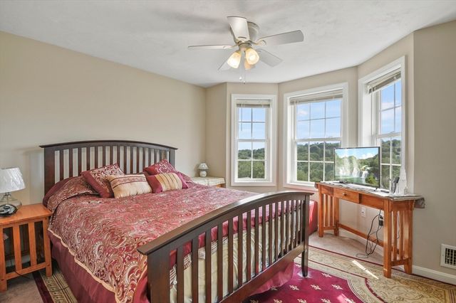 28 Bittersweet Boulevard, Worcester, MA 01607