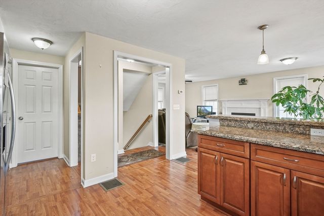 28 Bittersweet Boulevard, Worcester, MA 01607