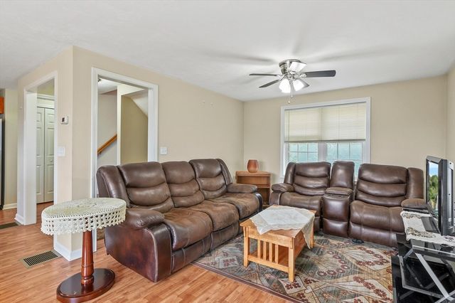 28 Bittersweet Boulevard, Worcester, MA 01607