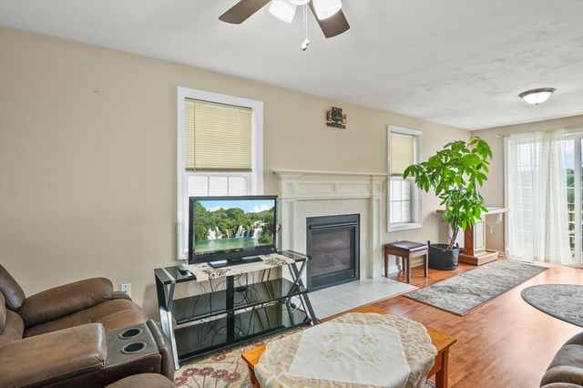 28 Bittersweet Boulevard, Worcester, MA 01607