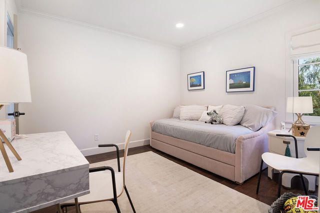 501 N Cahuenga Boulevard, Los Angeles, CA 90004