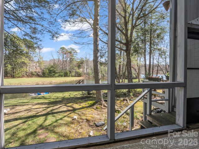 45 Lakeside Villas Drive, Brevard, NC 28712