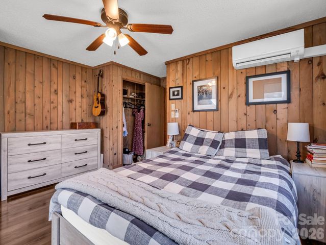 45 Lakeside Villas Drive, Brevard, NC 28712