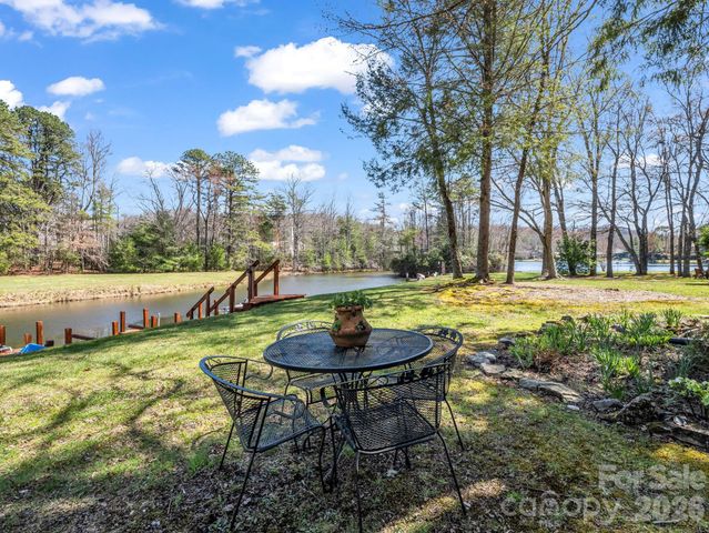 45 Lakeside Villas Drive, Brevard, NC 28712
