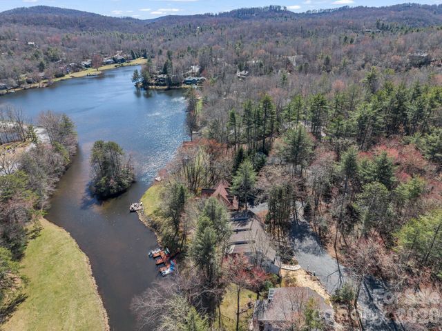 45 Lakeside Villas Drive, Brevard, NC 28712