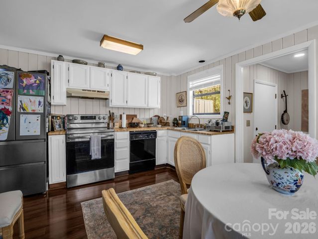 45 Lakeside Villas Drive, Brevard, NC 28712