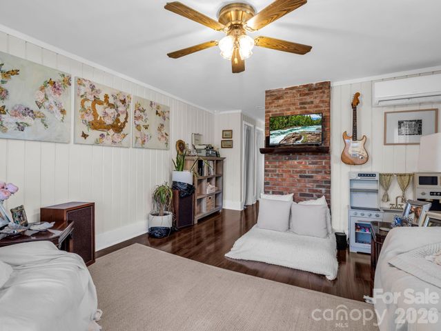 45 Lakeside Villas Drive, Brevard, NC 28712