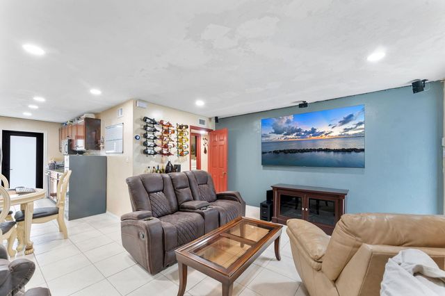 4727 Myrtle Lane, West Palm Beach, FL 33417