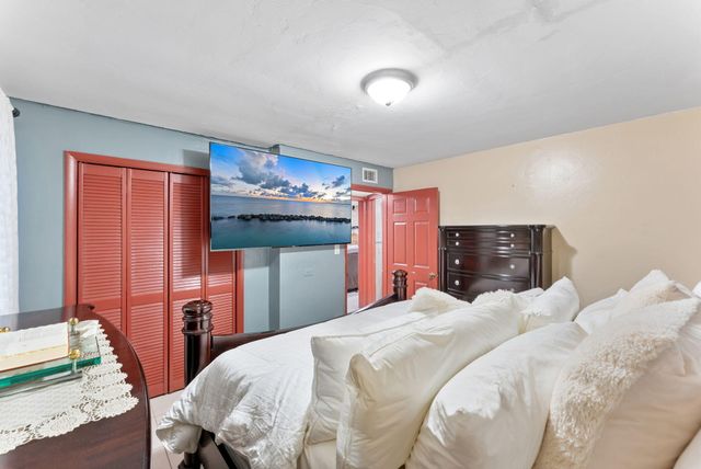 4727 Myrtle Lane, West Palm Beach, FL 33417