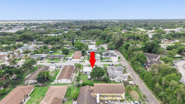 4727 Myrtle Lane, West Palm Beach, FL 33417
