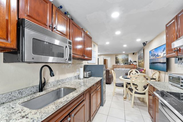 4727 Myrtle Lane, West Palm Beach, FL 33417