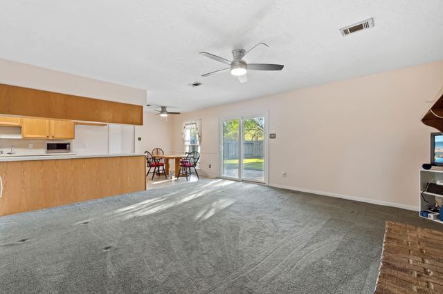 1609 Bowie Street, Liberty, TX 77575