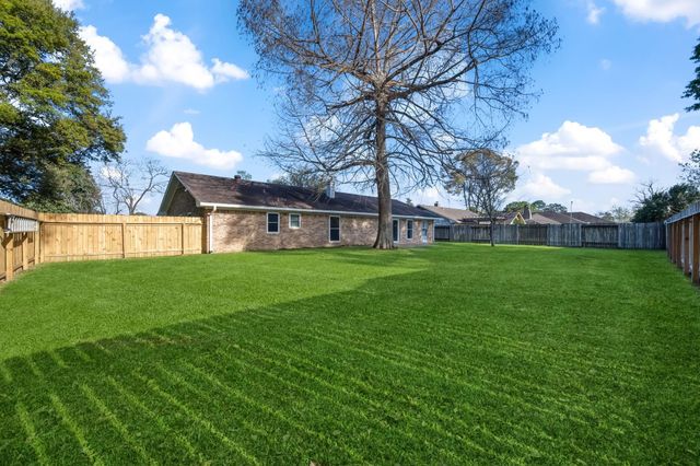 1609 Bowie Street, Liberty, TX 77575