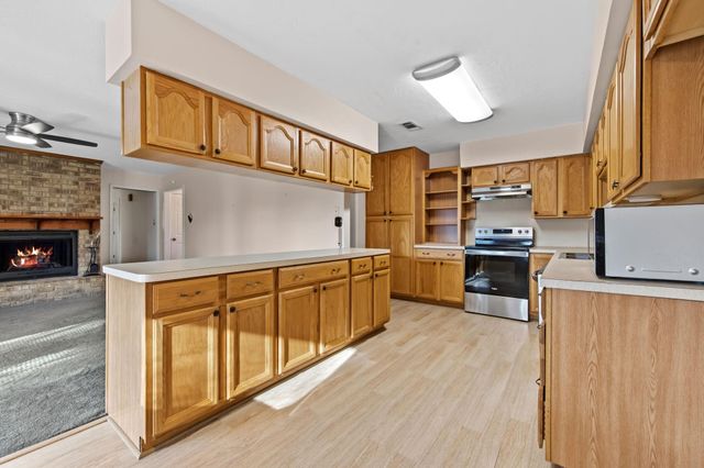 1609 Bowie Street, Liberty, TX 77575