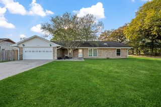 1609 Bowie Street, Liberty, TX 77575